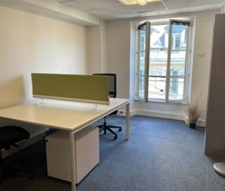 Bureau privé 15 m² 2 postes Coworking Rue des Petits Champs Paris 75001 - photo 2